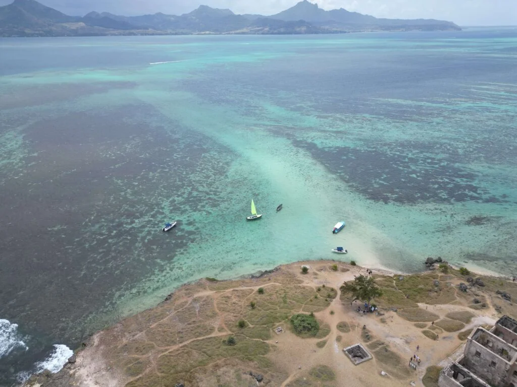 cote est vu de l'ile au phare