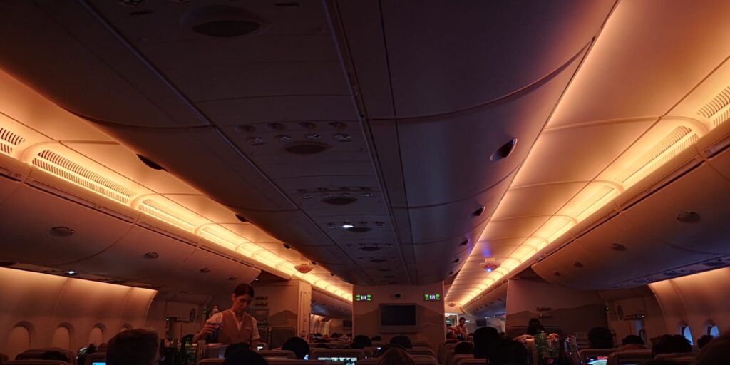 Emirates - ambiance lumineuse au moment du repas