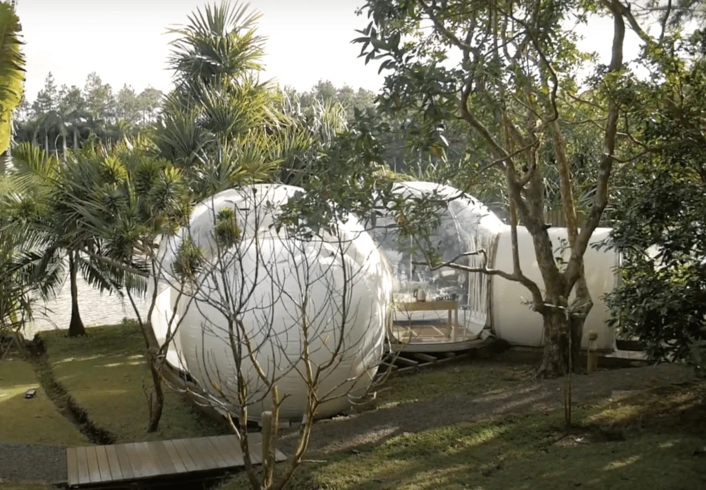 Bubble lodge