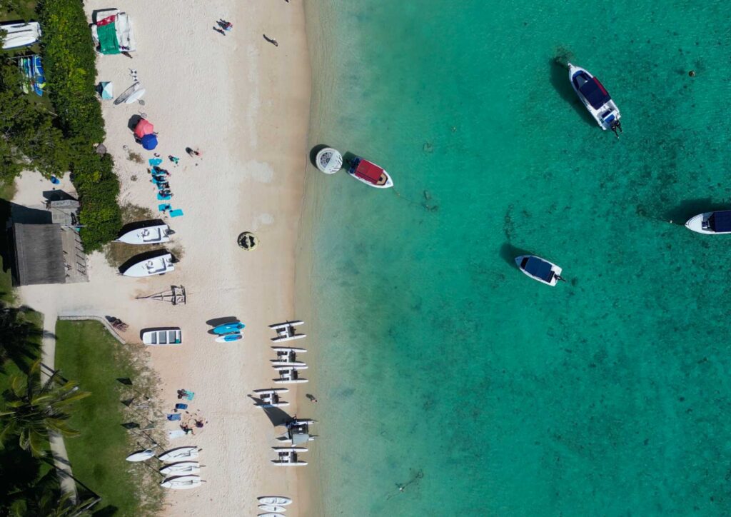 la plage de trou aux biches vue drone