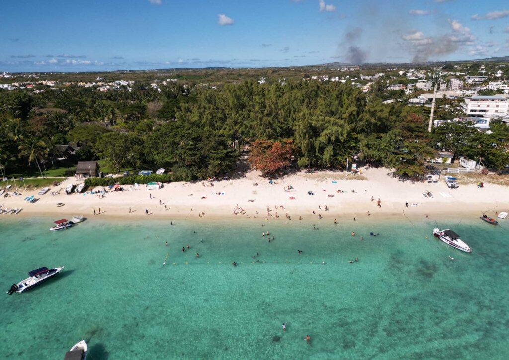 plage de trou aux biches