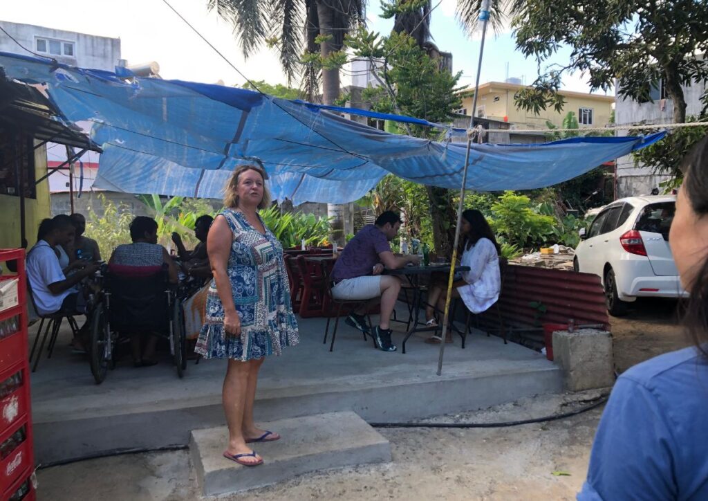 espace derrière le bus snack