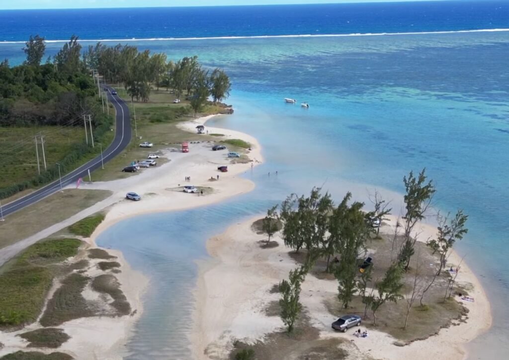 La prairie, une plage méconnue et peu fréquenté par les touristes. Elle reste néammoins une plage idéal pour les enfants